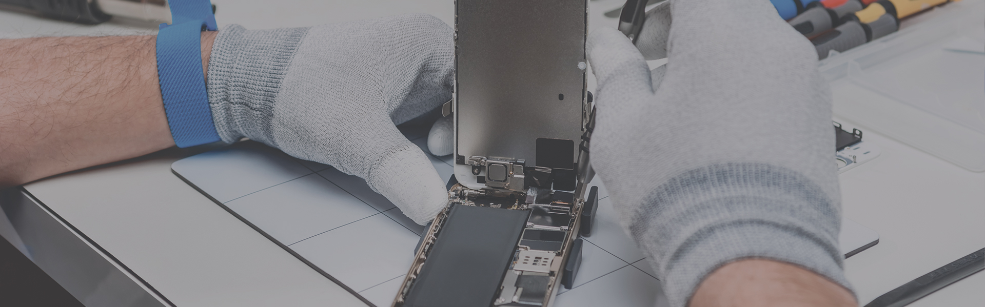 Smartphone Reparatur in der Werkstatt